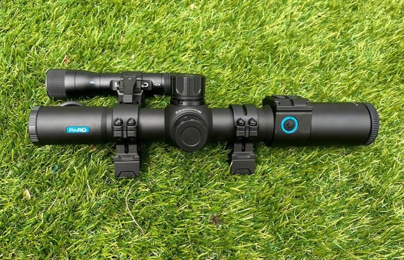 Pard Night Stalker Mini BlackOut Bundle - Day/Night Vision Scope with IR package
